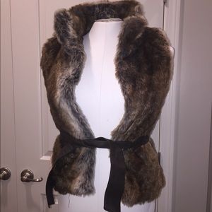 XL faux fur vest with belt